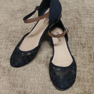 Womens black flats